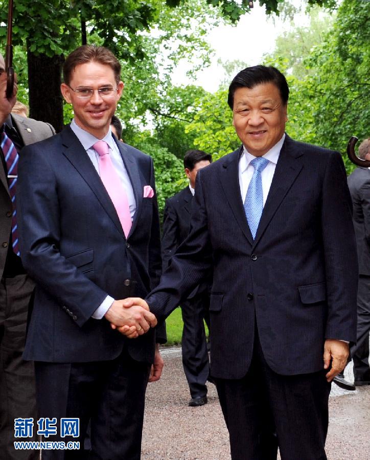 6月12日,中共中央政治局常委、中央書記處書記劉云山在赫爾辛基會見芬蘭總理卡泰寧。 新華社記者饒愛民攝 6月12日,中共中央政治局常委、中央書記處書記劉云山在赫爾辛基會見芬蘭總理卡泰寧。 新華社記者饒愛民攝