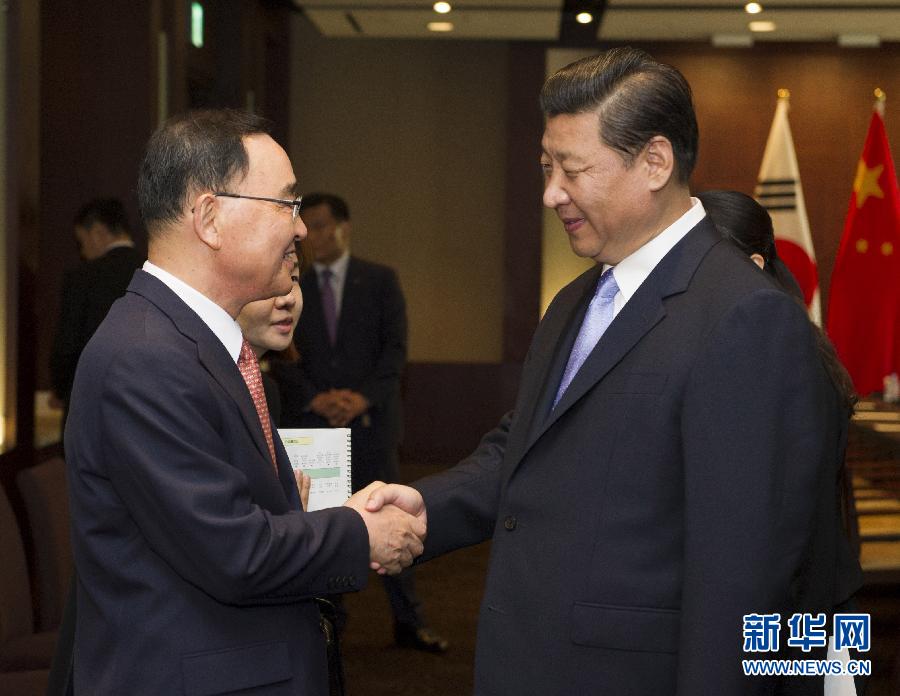 7月4日，國家主席習近平在首爾會見韓國總理鄭烘原。 新華社記者謝環馳攝  