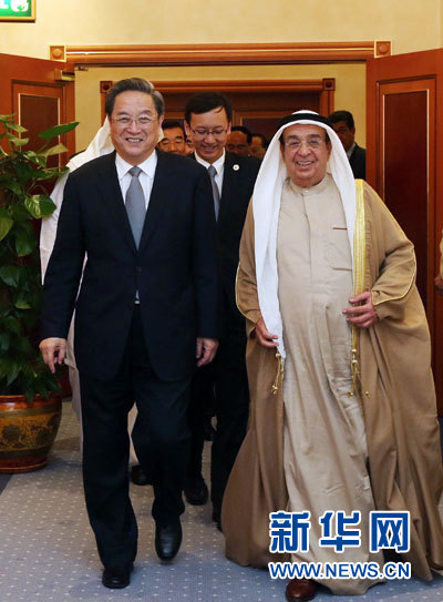 11月6日，正在巴林進行正式友好訪問的全國政協主席俞正聲在麥納麥會見巴林副首相穆罕默德。 新華社記者劉衛兵攝