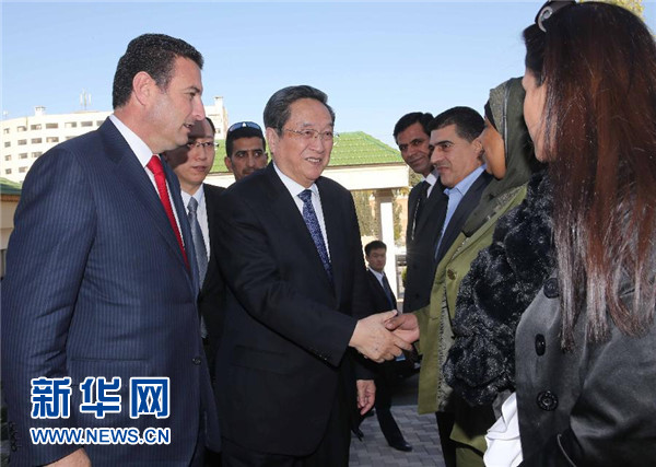 11月9日，正在約旦進(jìn)行正式友好訪問的全國政協(xié)主席俞正聲在安曼會(huì)見約旦眾議院代議長薩法迪。 新華社記者 劉衛(wèi)兵 攝 