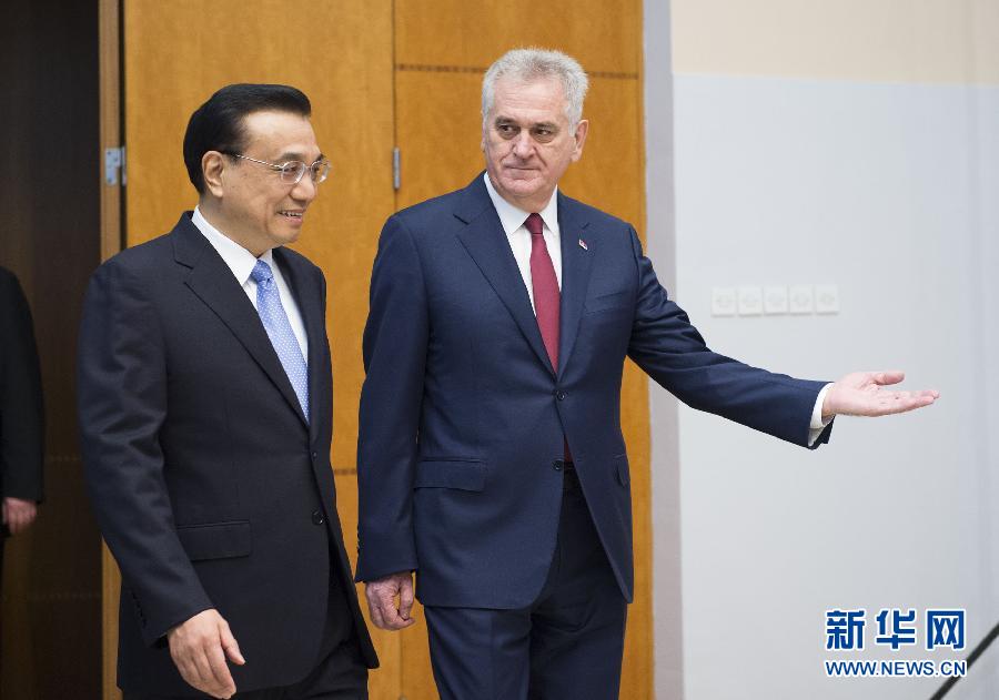 12月18日,國務院總理李克強在貝爾格萊德會見塞爾維亞總統尼科利奇。 新華社記者 黃敬文 攝 12月18日,國務院總理李克強在貝爾格萊德會見塞爾維亞總統尼科利奇。 新華社記者 黃敬文 攝