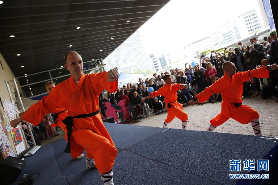 （XHDW）（1）“中國(guó)角”首次現(xiàn)身歐盟開(kāi)放日