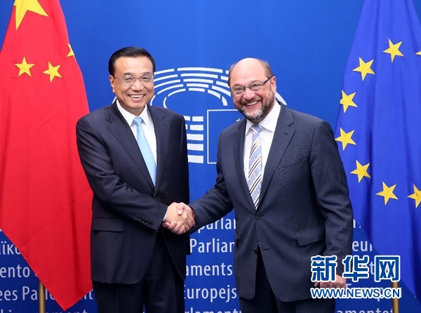 當?shù)貢r間6月29日上午,國務院總理李克強在布魯塞爾會見歐洲議會議長舒爾茨。 新華社記者 龐興雷 攝 當?shù)貢r間6月29日上午,國務院總理李克強在布魯塞爾會見歐洲議會議長舒爾茨。 新華社記者 龐興雷 攝