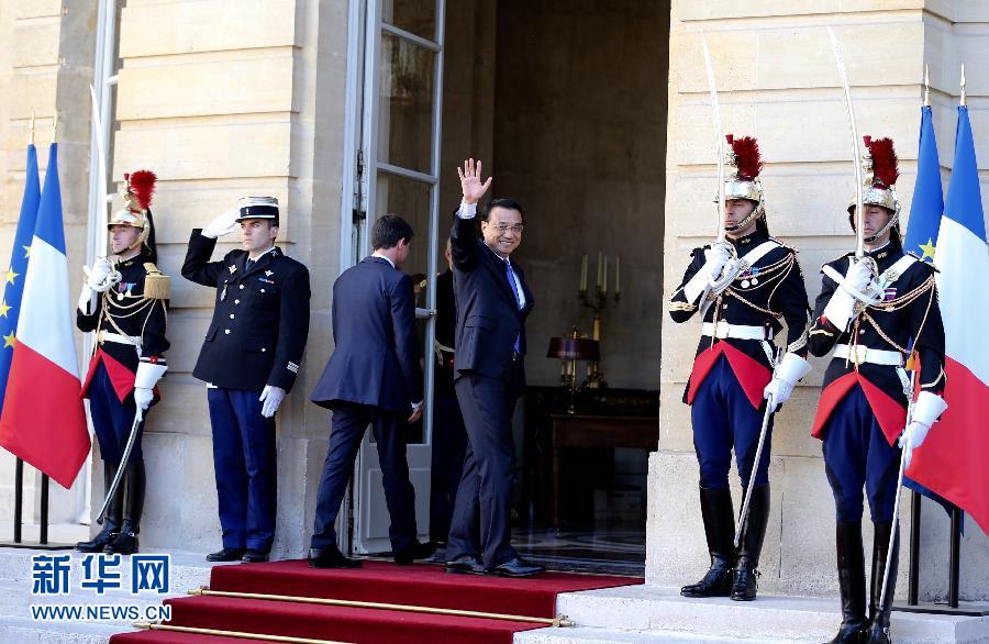 6月30日，中國國務院總理李克強在巴黎總理府同法國總理瓦爾斯舉行會談。 新華社記者 馬占成 攝