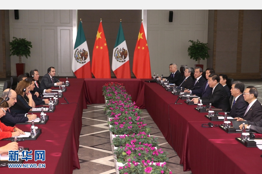 11月16日,國家主席習近平在土耳其安塔利亞會見墨西哥總統(tǒng)培尼亞。 新華社記者 馬占成 攝 11月16日,國家主席習近平在土耳其安塔利亞會見墨西哥總統(tǒng)培尼亞。 新華社記者 馬占成 攝