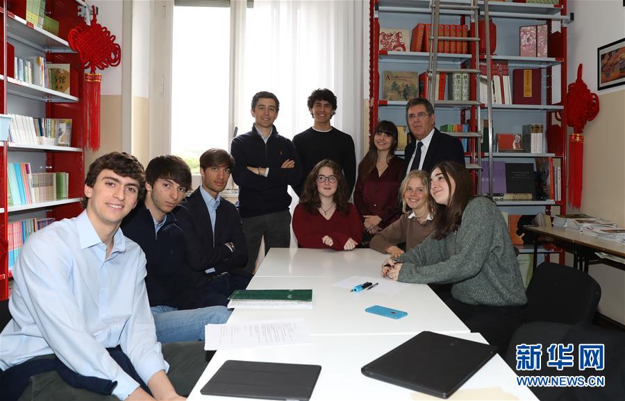 (國際·出訪配合·圖文互動)(1)通訊:我們的夢想里一定有中國——意大利羅馬國立住讀學校師生熱議習近平主席回信