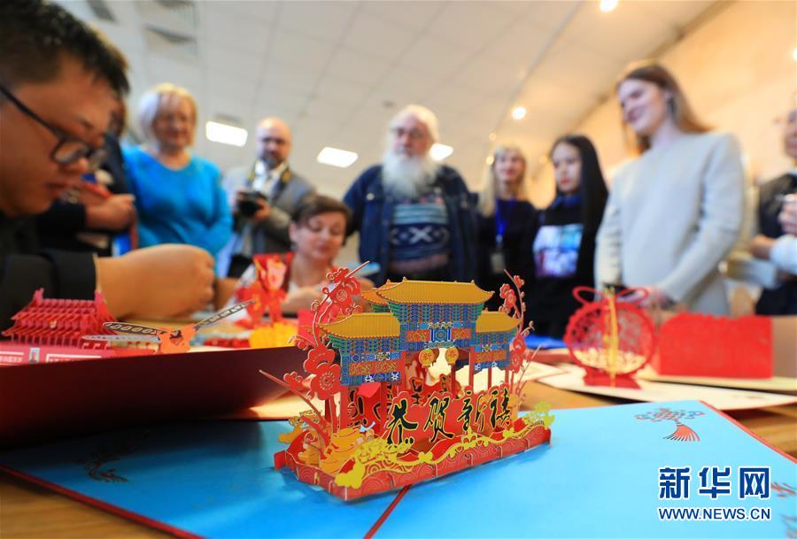 (國際)(1)中白民間藝術精品展在白俄羅斯開幕