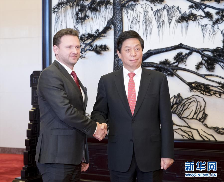 (時政)栗戰書會見捷克眾議院主席馮德拉切克