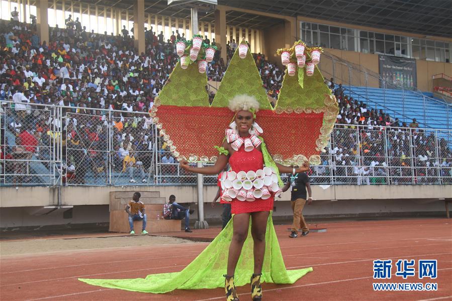 (國際·圖文互動)(5)通訊:中國啤酒節走進非洲海濱城市