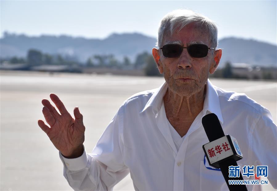 (國(guó)際·圖文互動(dòng))(1)“飛虎隊(duì)”百歲老兵駕機(jī)重上藍(lán)天