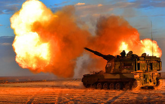 戈壁大漠上演自行火炮分隊對抗，場面霸氣！