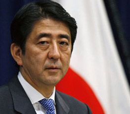 2013，安倍的“狂人日記”