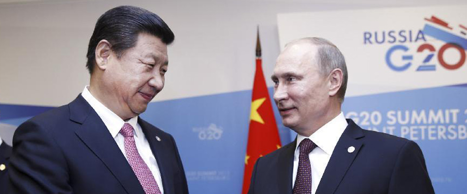 2013年9月，習(xí)近平在圣彼得堡會(huì)見(jiàn)普京